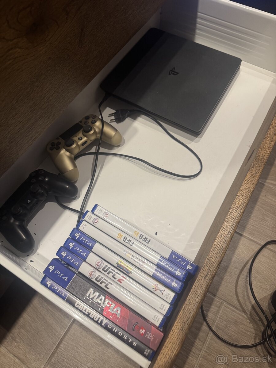 Ps4 slim 500gb 2ovladace