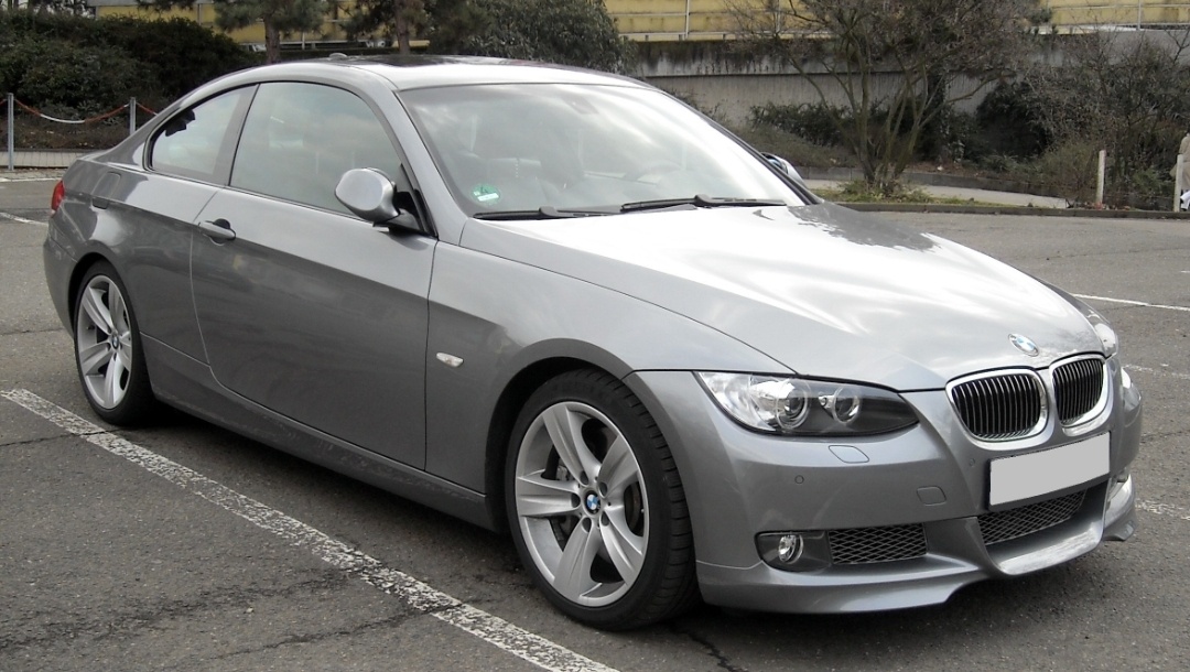 Predam na BMW,Bavorák Coupe 320D E92,E93 r.v 2008 pravy kryt