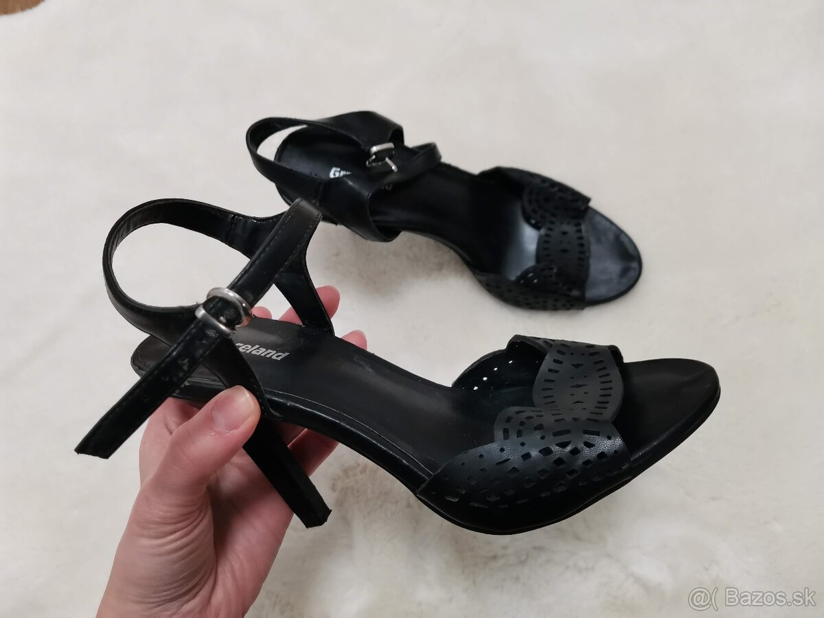 Graceland sandálky č. 36 s poškodením cena 7,50e