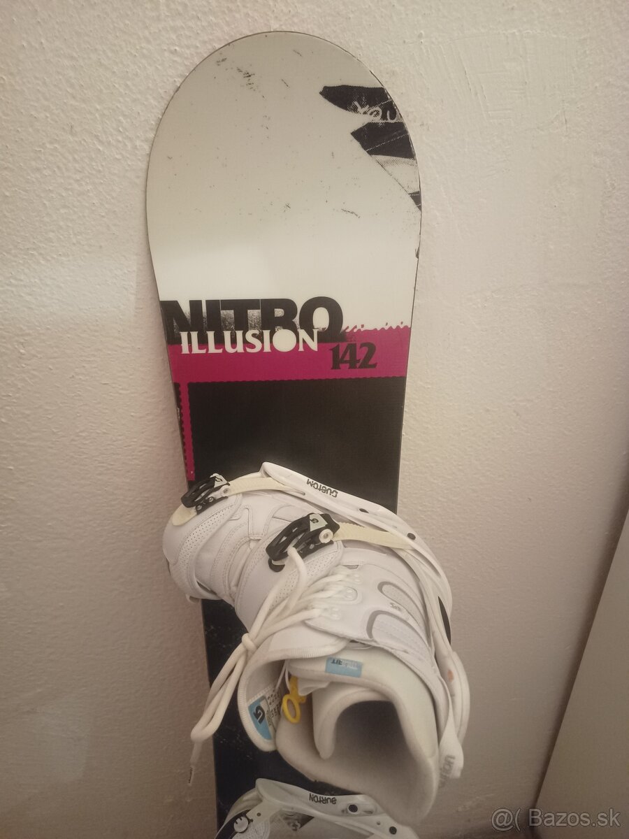 NITRO 142 cm snowboard + viazko BURTON