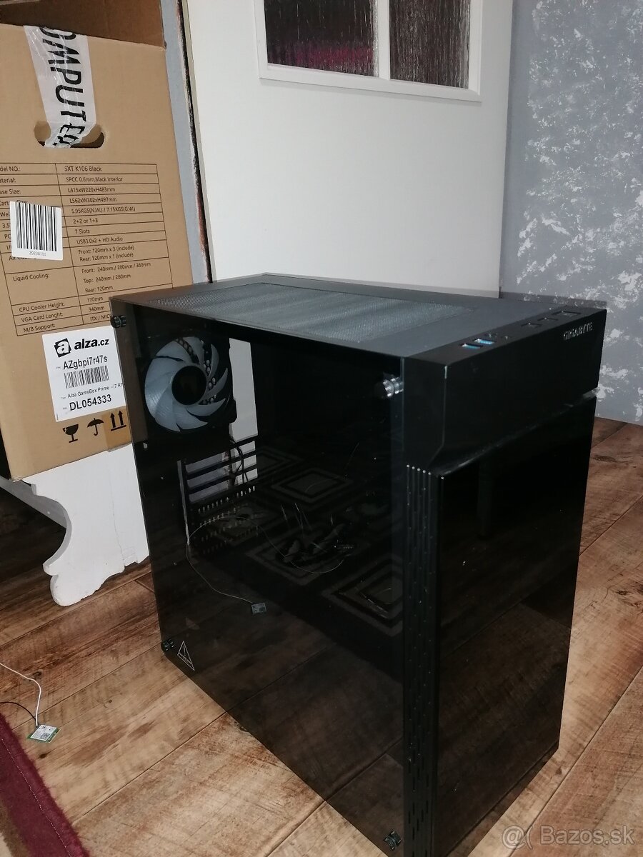 Predám skrinku na PC Gigabyte C200