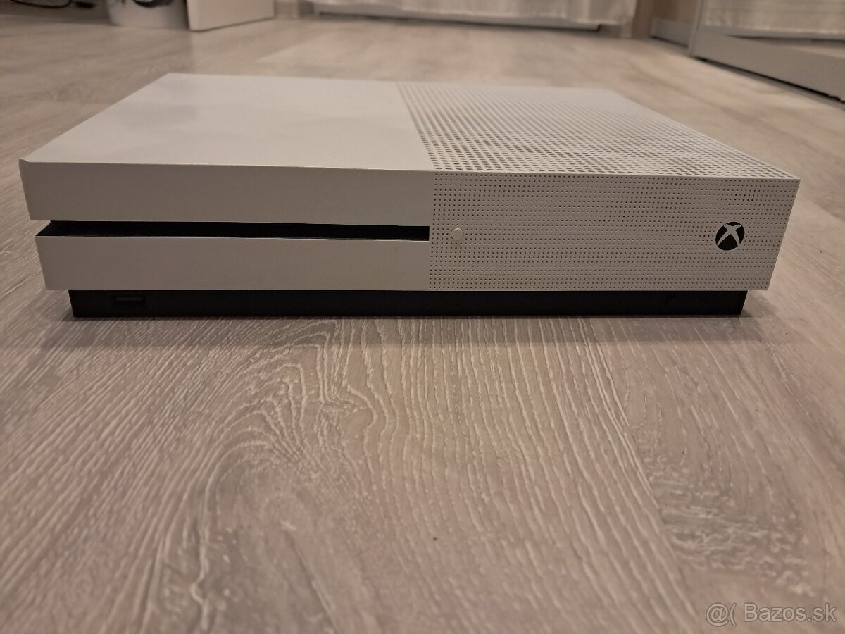 Xbox One S (500gb)