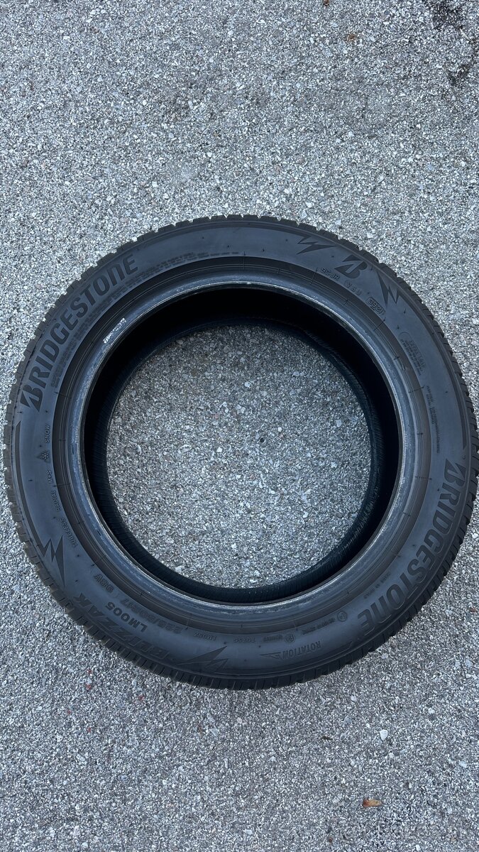 Bridgestone Blizzak LM005 225/50/r17