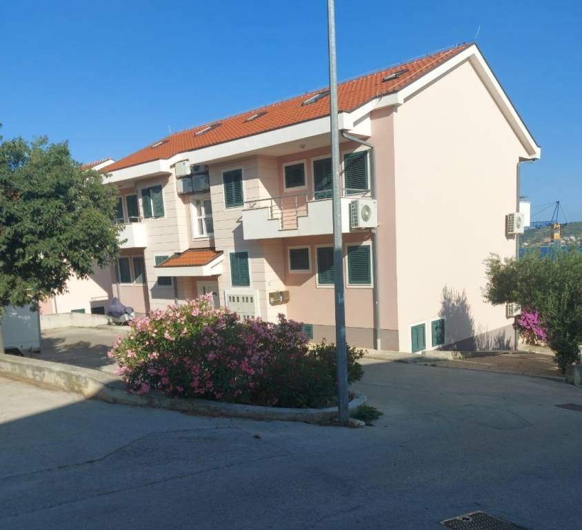 CHORVÁTSKO - Dvoj-podlažný apartmán ROGOZNICA