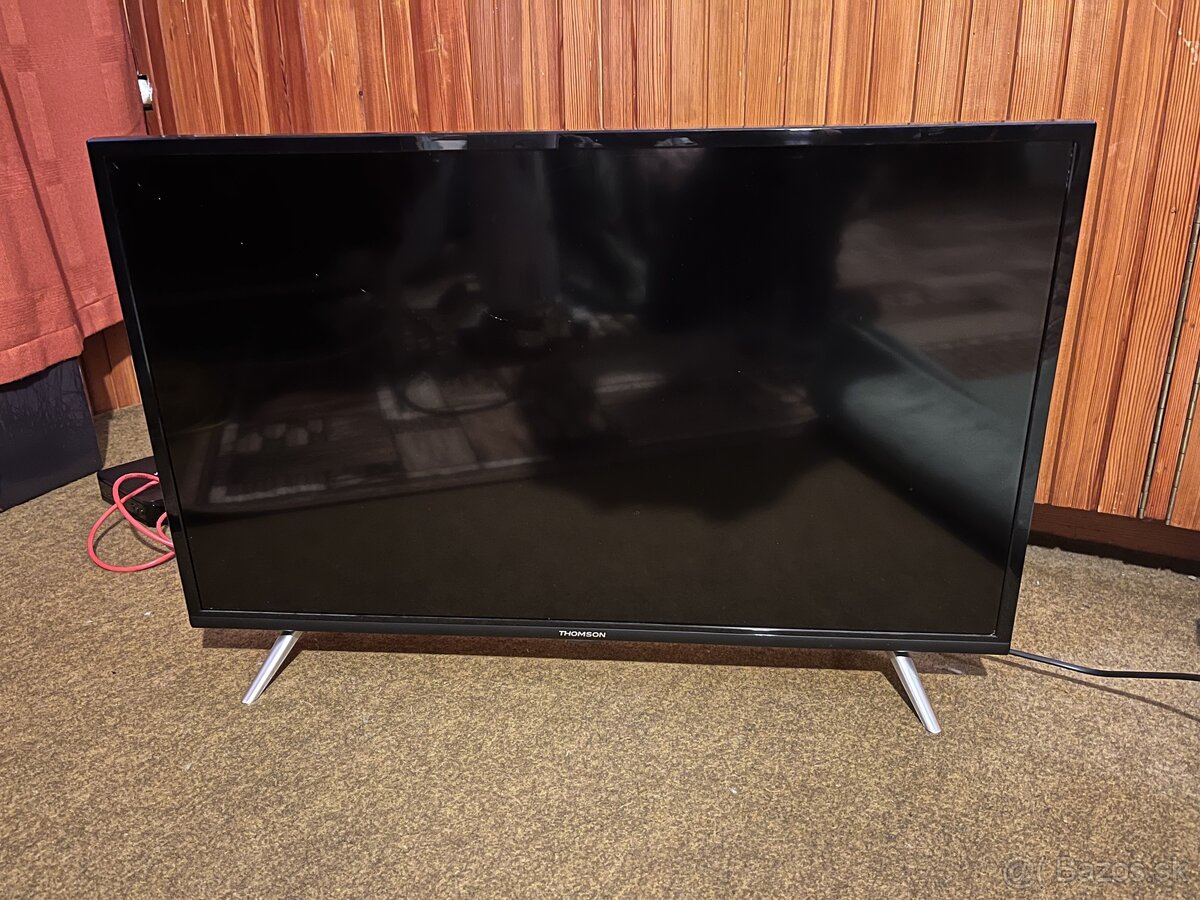 Poškodený TV Thomson 32HE5606