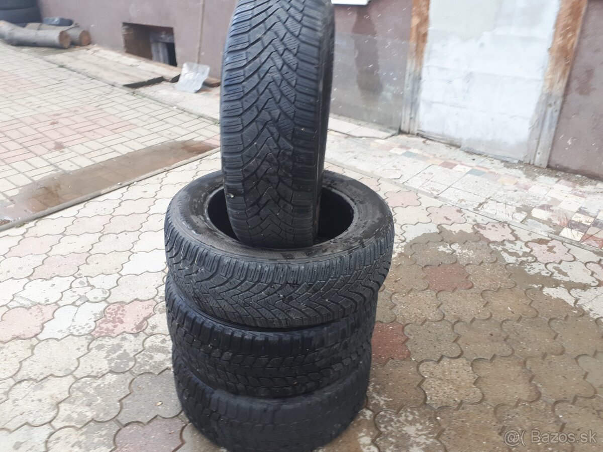 Predam preumatiky 205/55r16 zimne