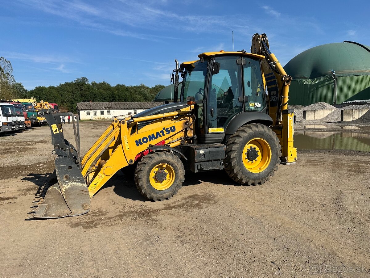 Komatsu wb93 R8, 2019