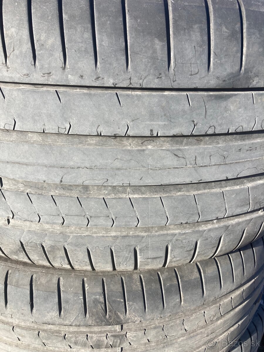 315/35R21 letne