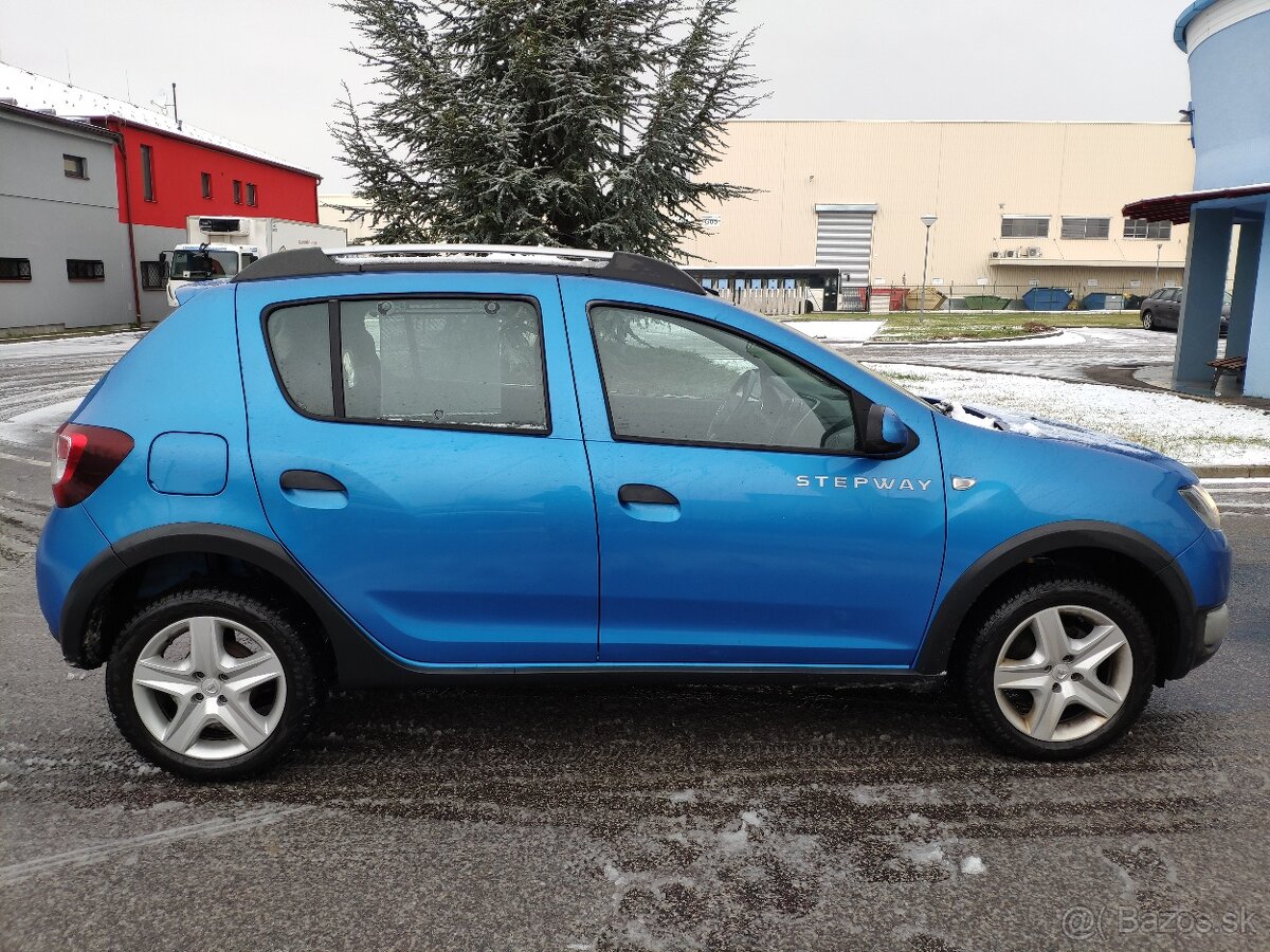 Dacia Sandero Step way 1. Majitel