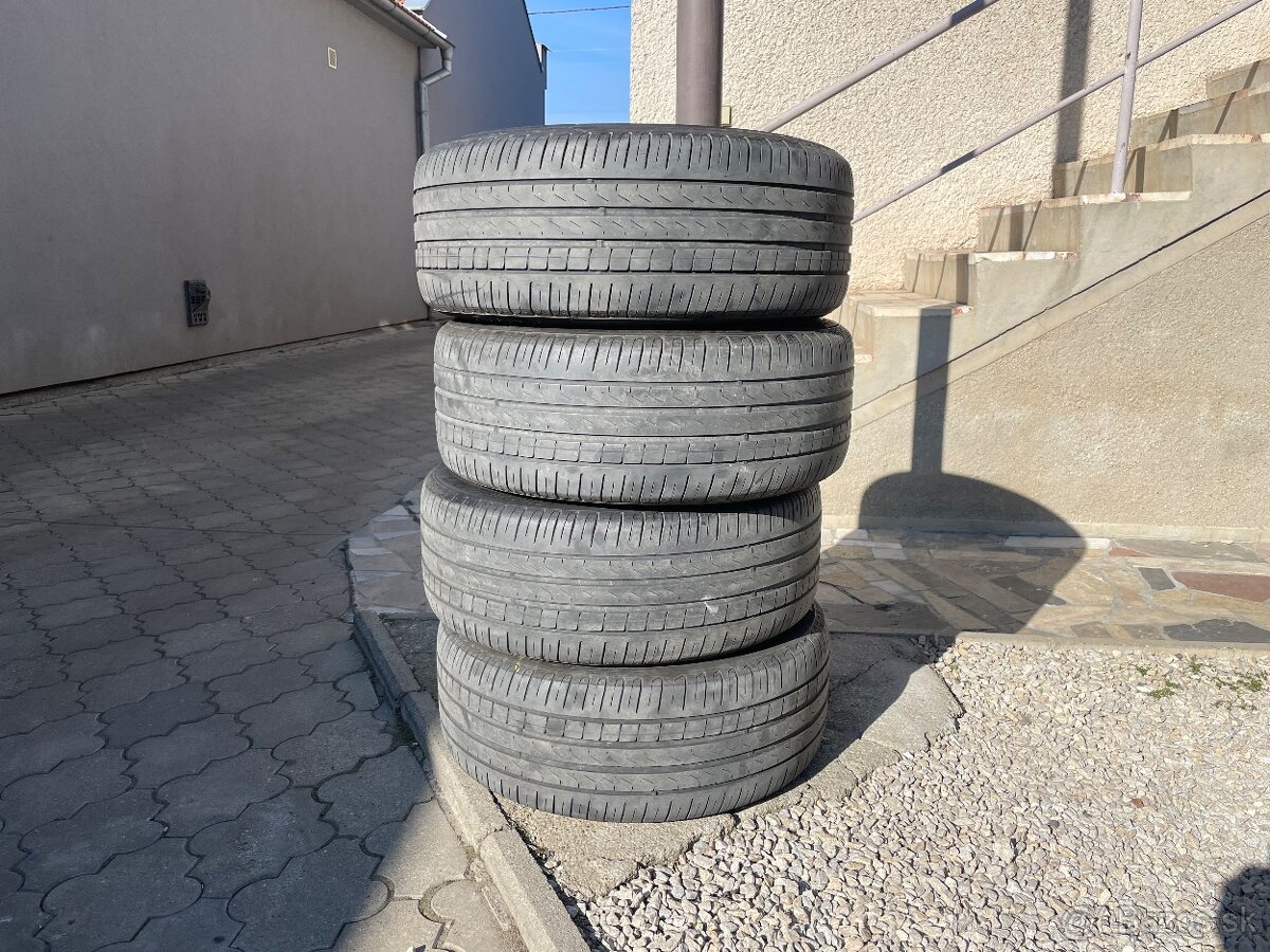 235/40 r19 PIRELLI  DOT 2018 cca 4,5 mm