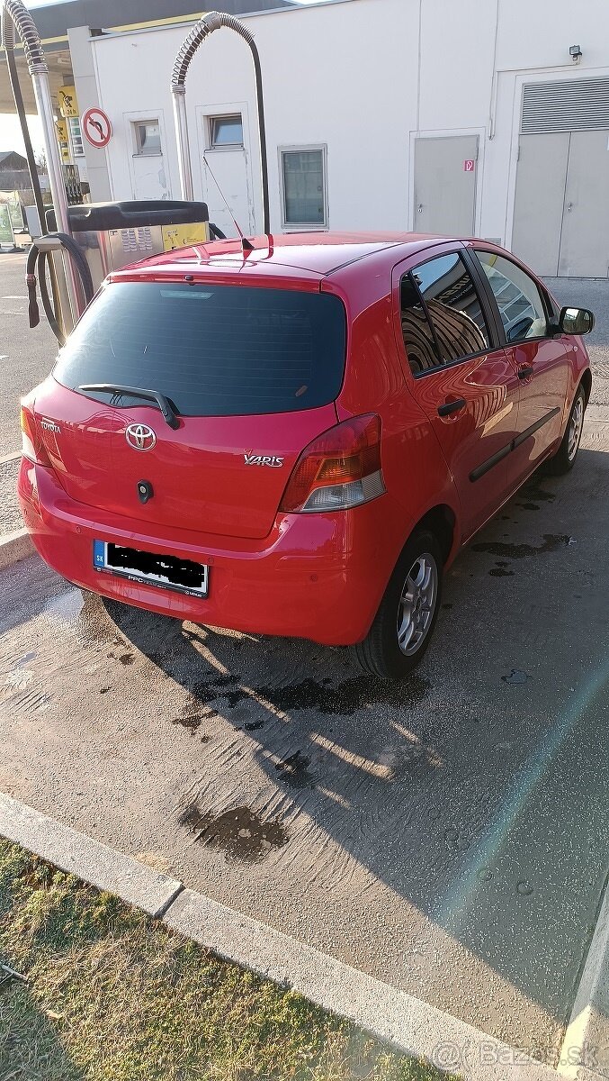 Predám (toyota yaris)