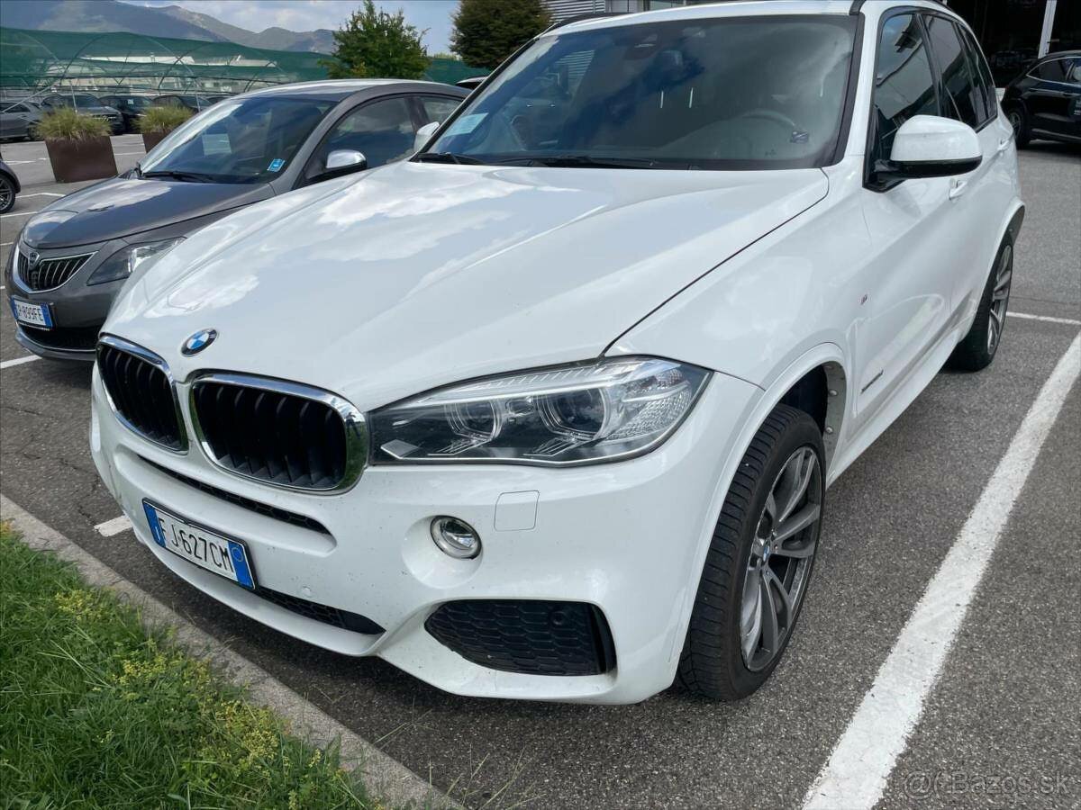 BMW X5 xDrive30d 190kw M-Paket 1maj. Pano 04/2017