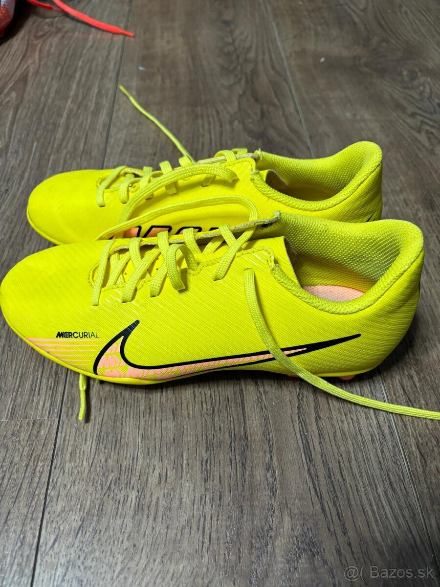 Nike Mercurial Vapor 15 Club FG/MG veľkosť 37,5