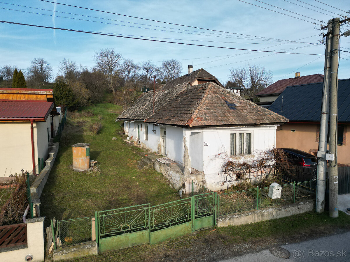 Na predaj pozemok 1448 m2 so starým rodinným domom, Olšovany