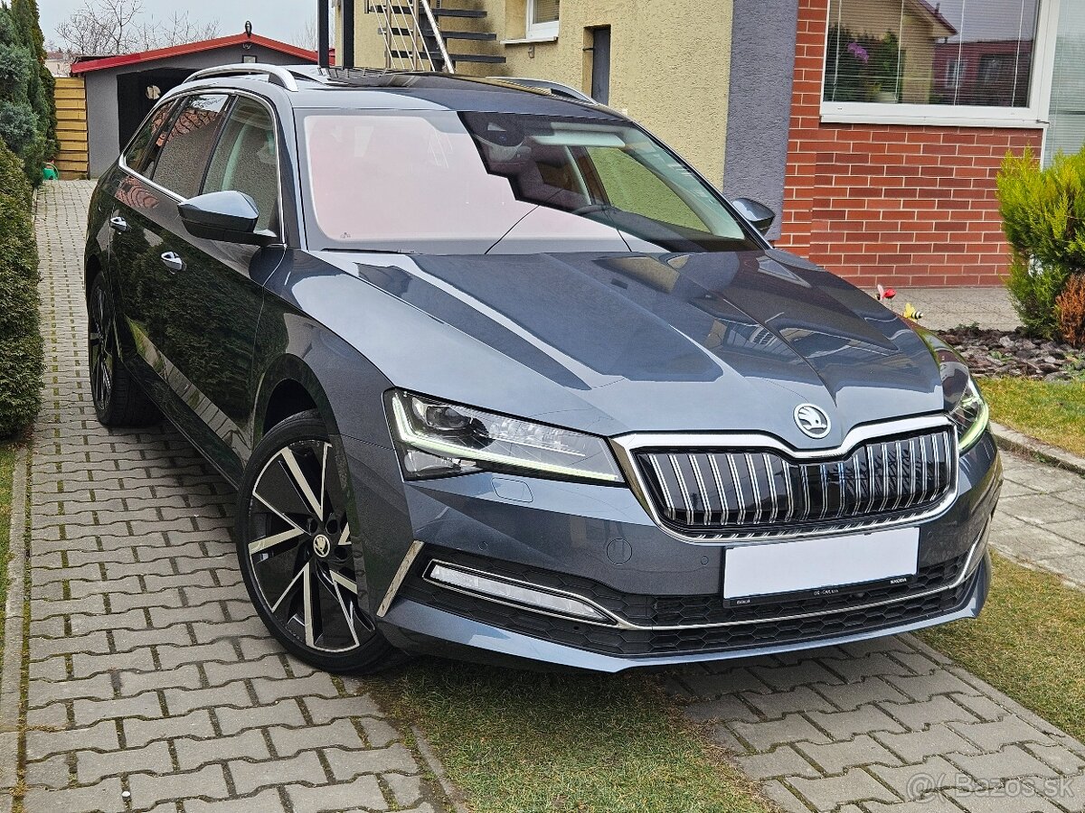 ŠKODA SUPERB COMBI  iV LED MATRIX FULL ASIST VIRTUAL 64000km