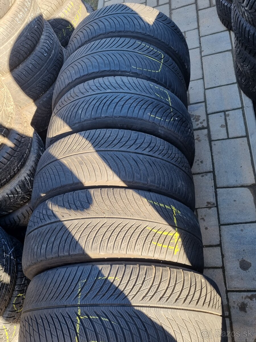 245/45R19