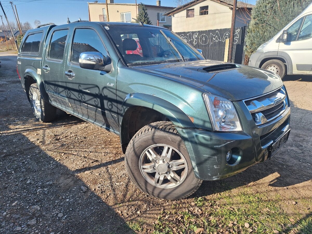 ISUZU D MAX 3,0 DIESEL 4X4 AUTOMAT ŤAŽNÉ