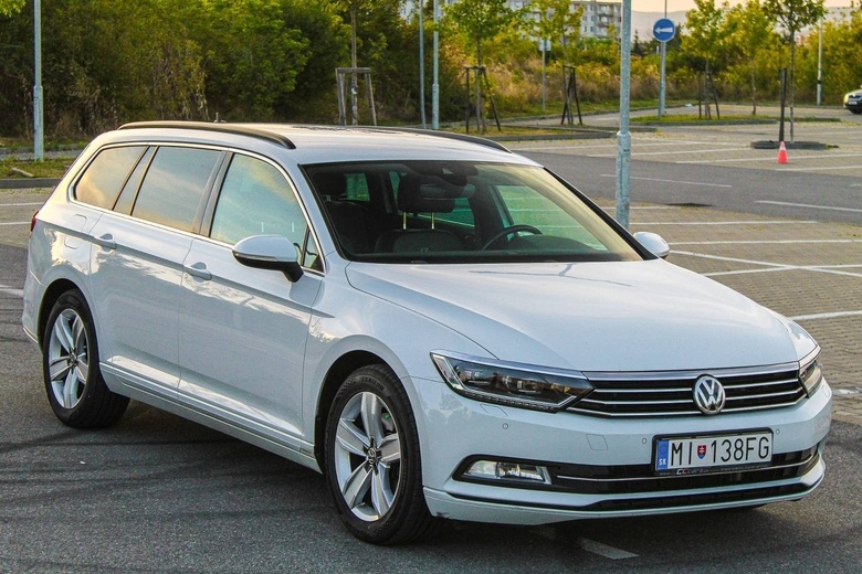 Volkswagen Passat Variant 2.0 TDI BMT R-Line Highline DSG