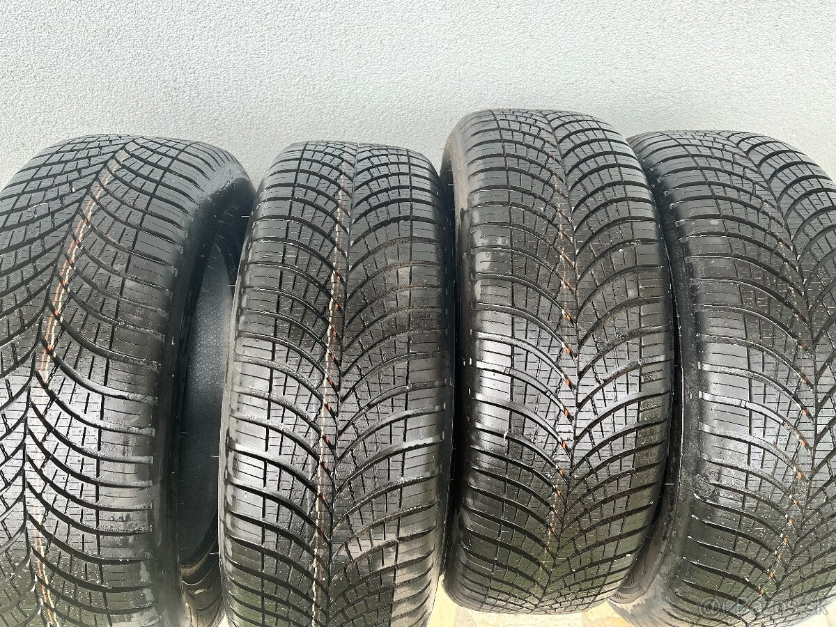 215/60R17 Goodyear celoročné pneumatiky nejazdené