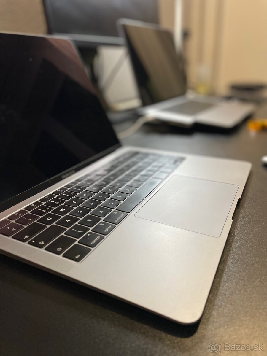 MacBook Air (Retina, 13-palcový, 2018)