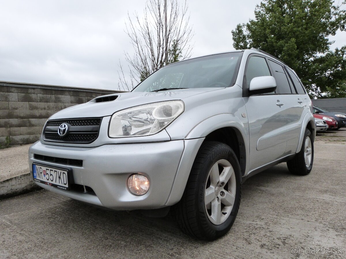 Toyota RAV4 2.0 D-4D 5D Terra 4x4, nová STK+EK