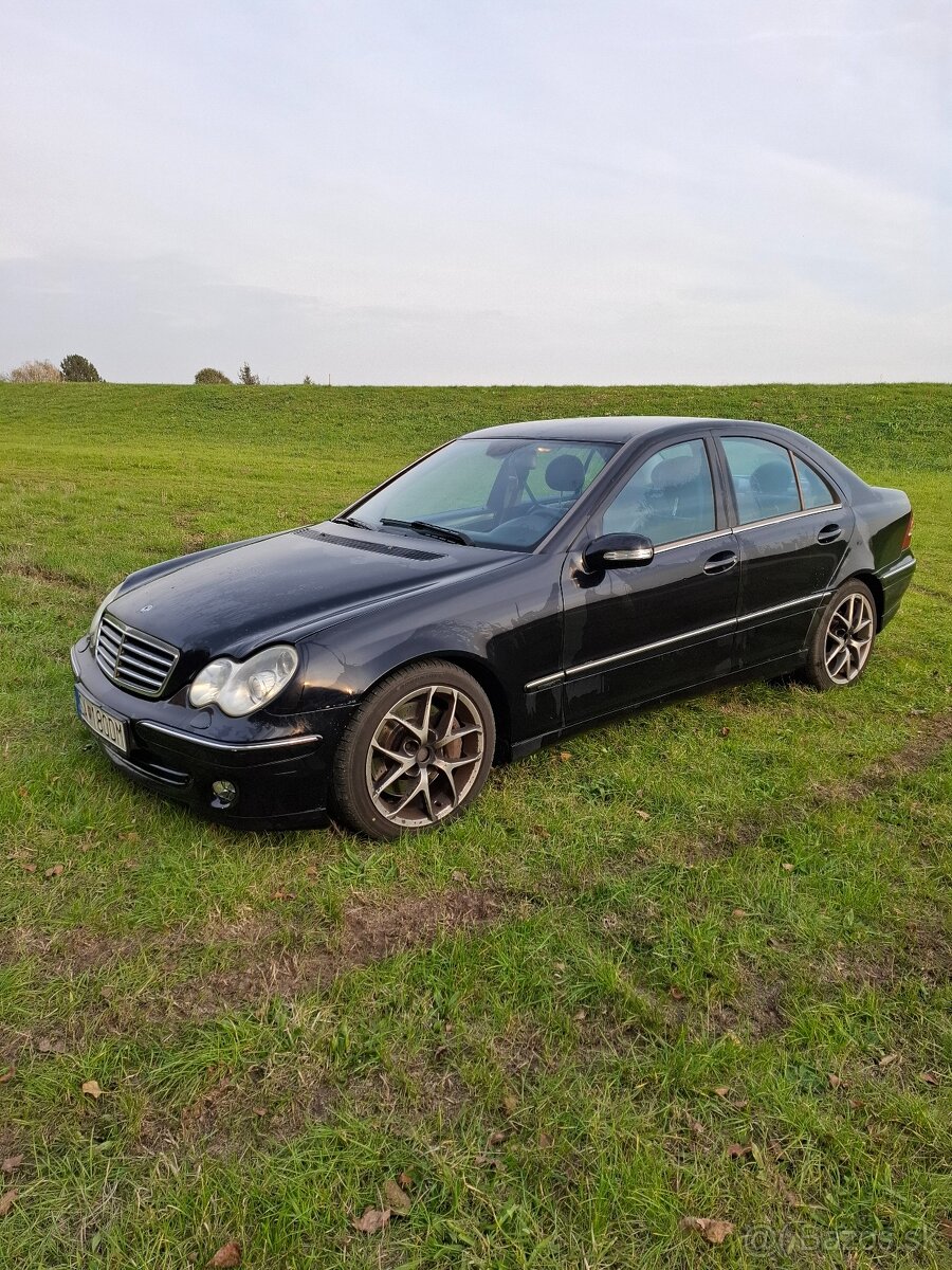 Predám Mercedes w 203