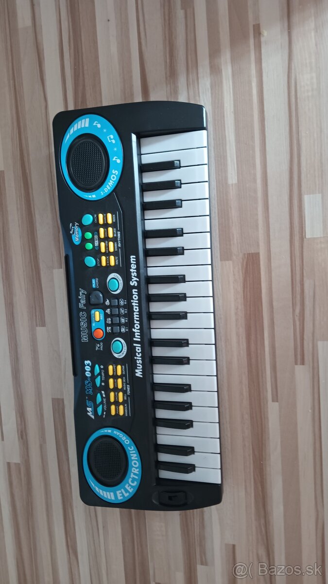 Elektronický keyboard