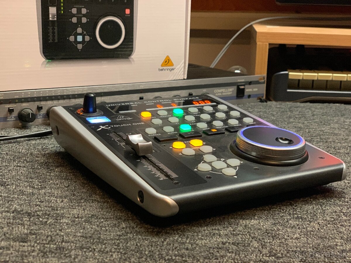 Behringer X-TOUCH ONE