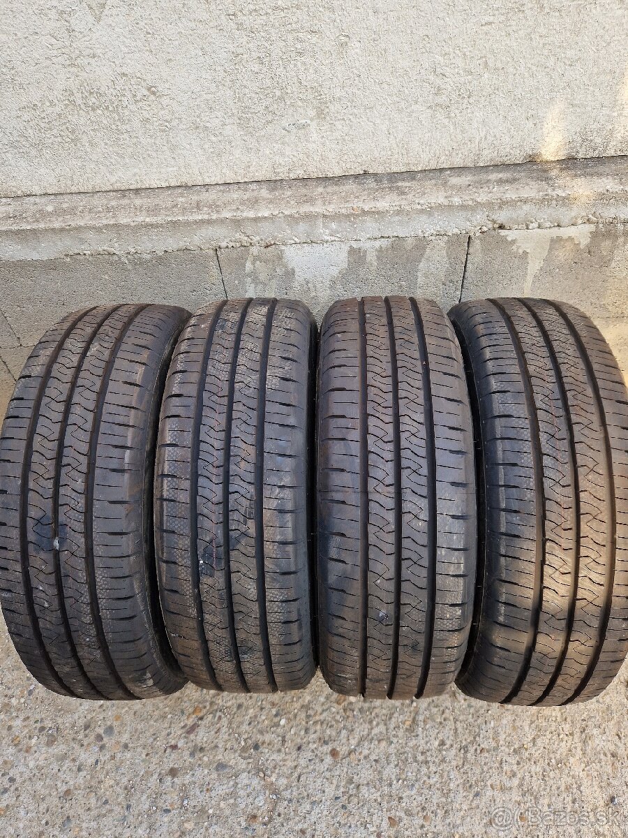 215/65r17 108H Kumho portran kc53