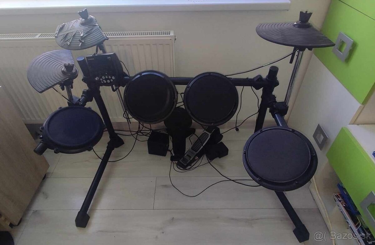 Elektronické bicie ALESIS DM6