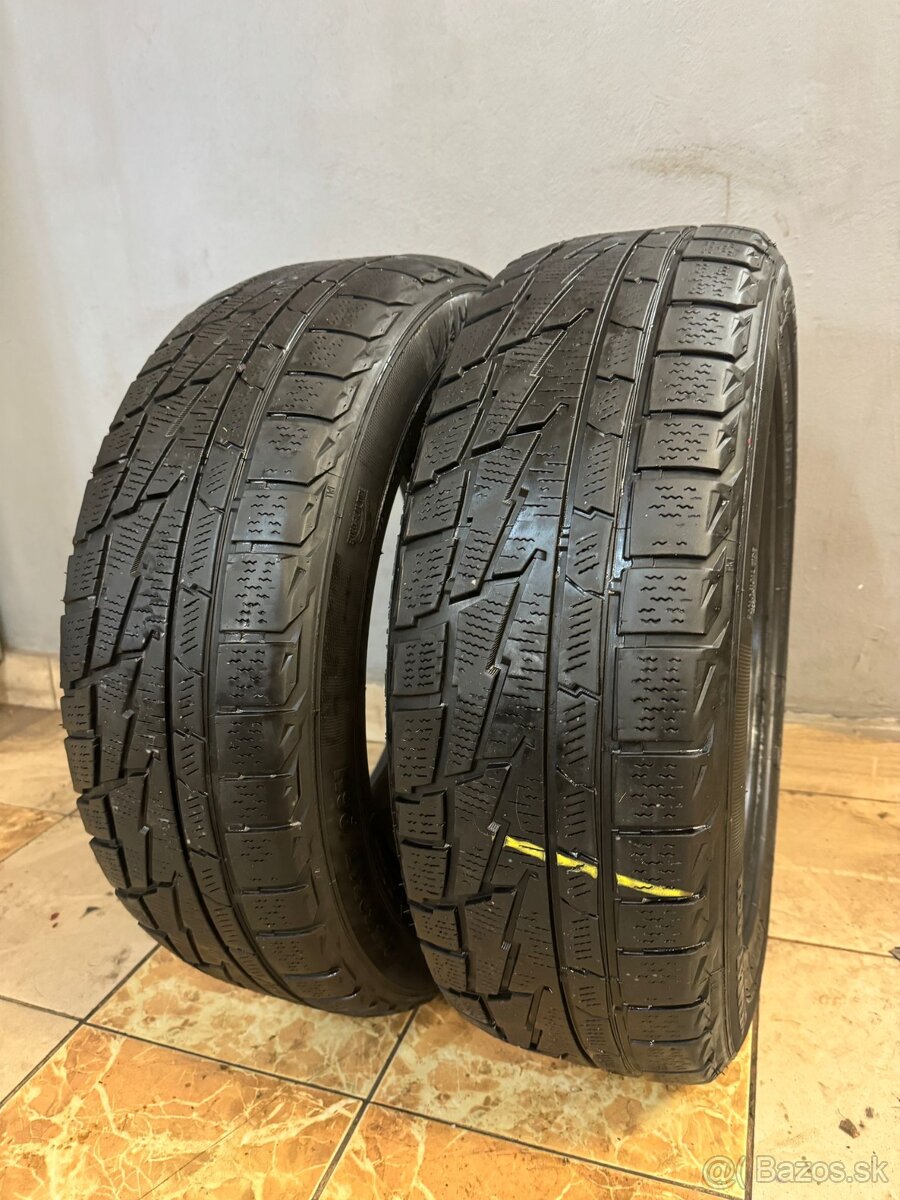 17. Pneumatiky zimné 2ks 215/60R17 Premior