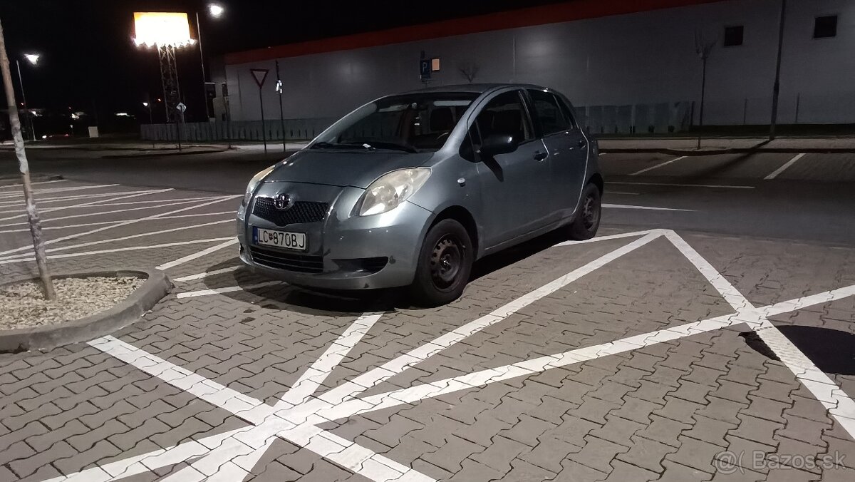 Toyota Yaris 1,0 b 5d