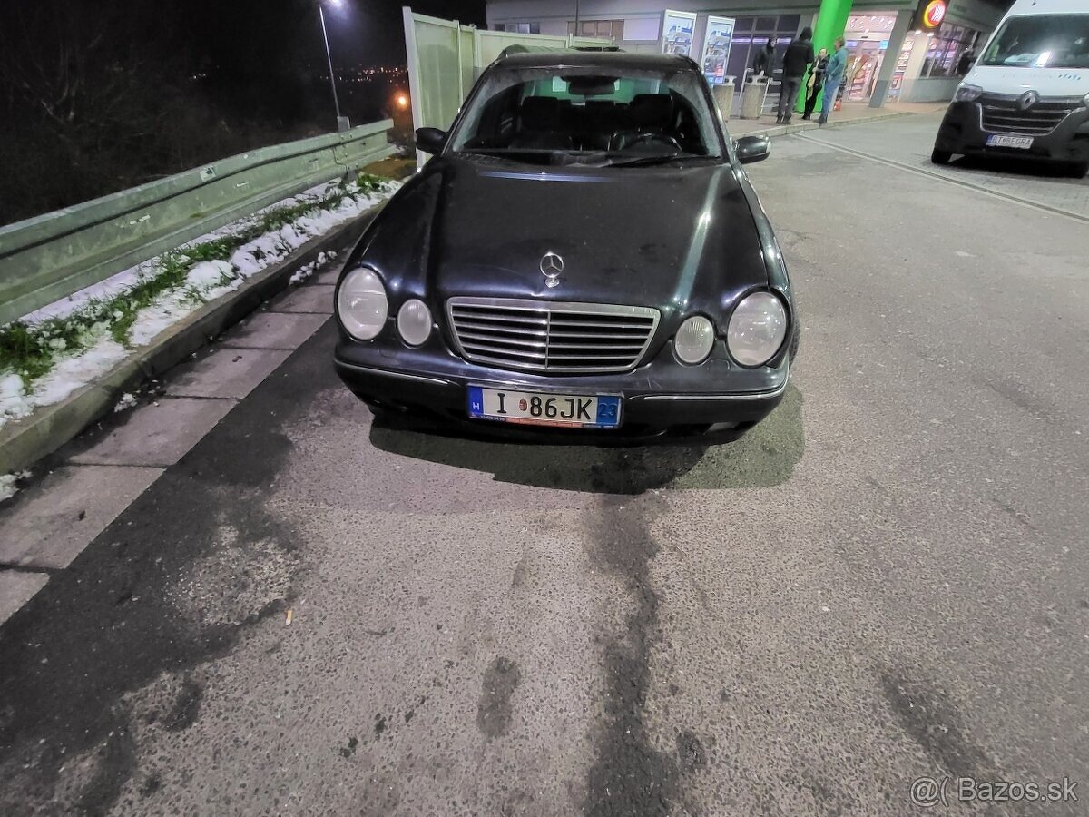 Rozpredam mercedes E320 cdi