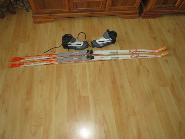 Predam bezkovy set,SALOMON,163 cm,SNS,c.38,supiny