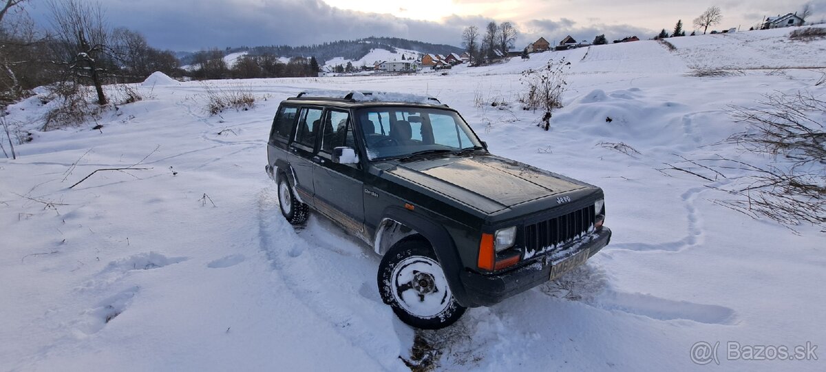 Rozpredam jeep cherokee xj 2.5i