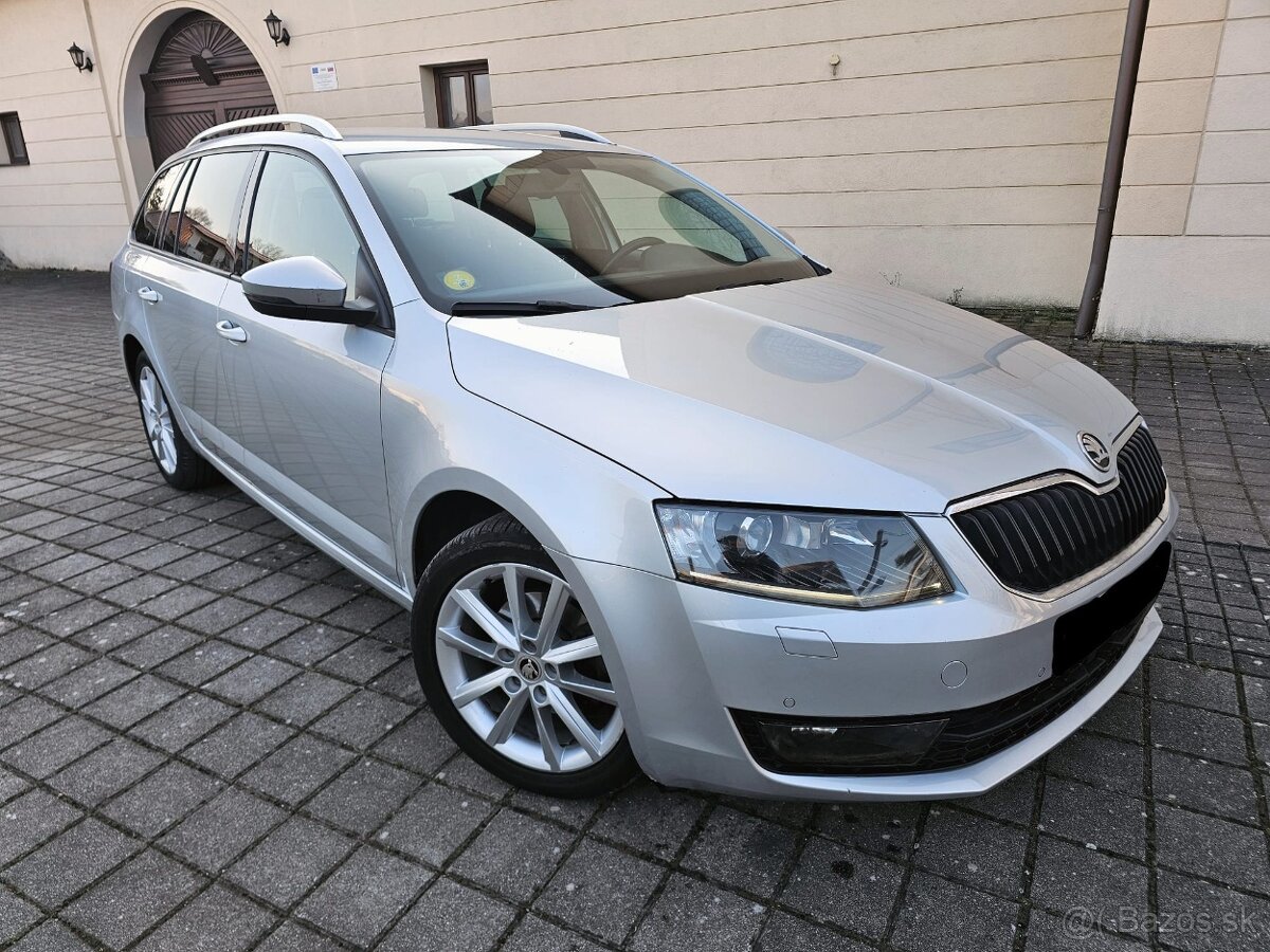 Škoda Octavia Combi 2.0 TDI DSG DVD ACC Koža R17