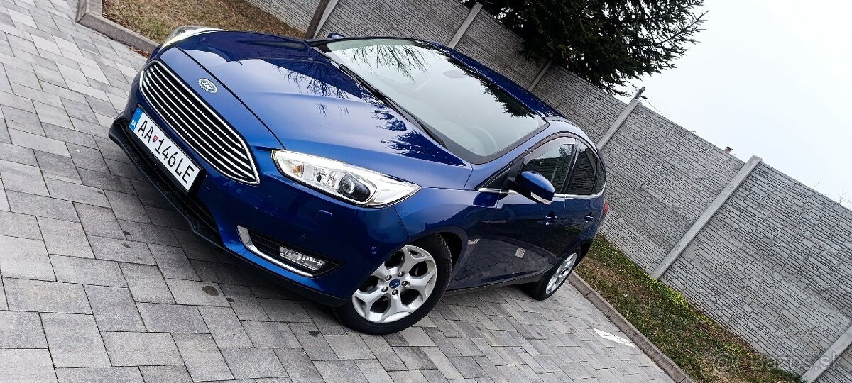 Ford Focus 2.0 ST  TOP STAV swiss