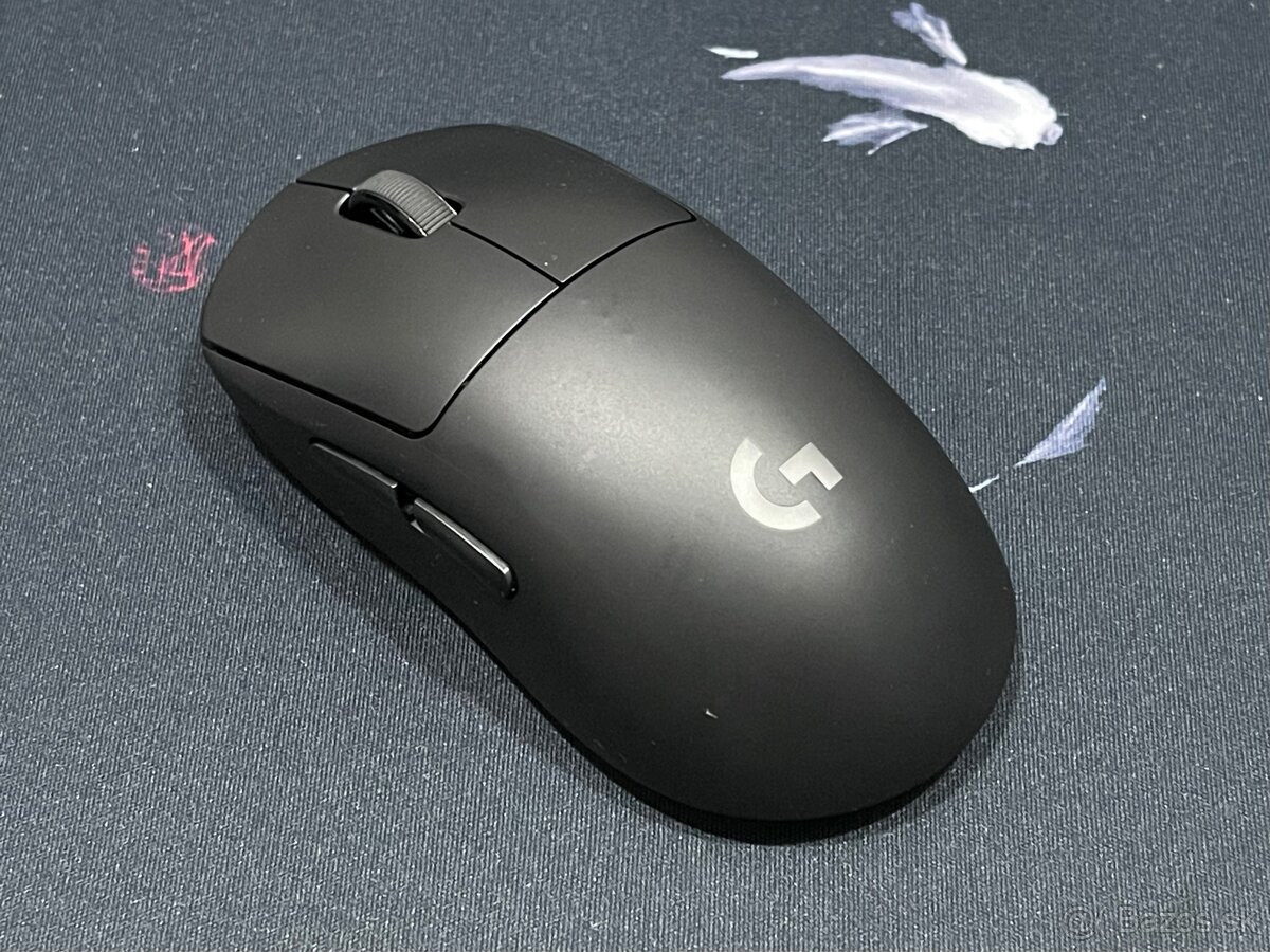 Predám hernú myš Logitech G Pro wireless s novými podložkami