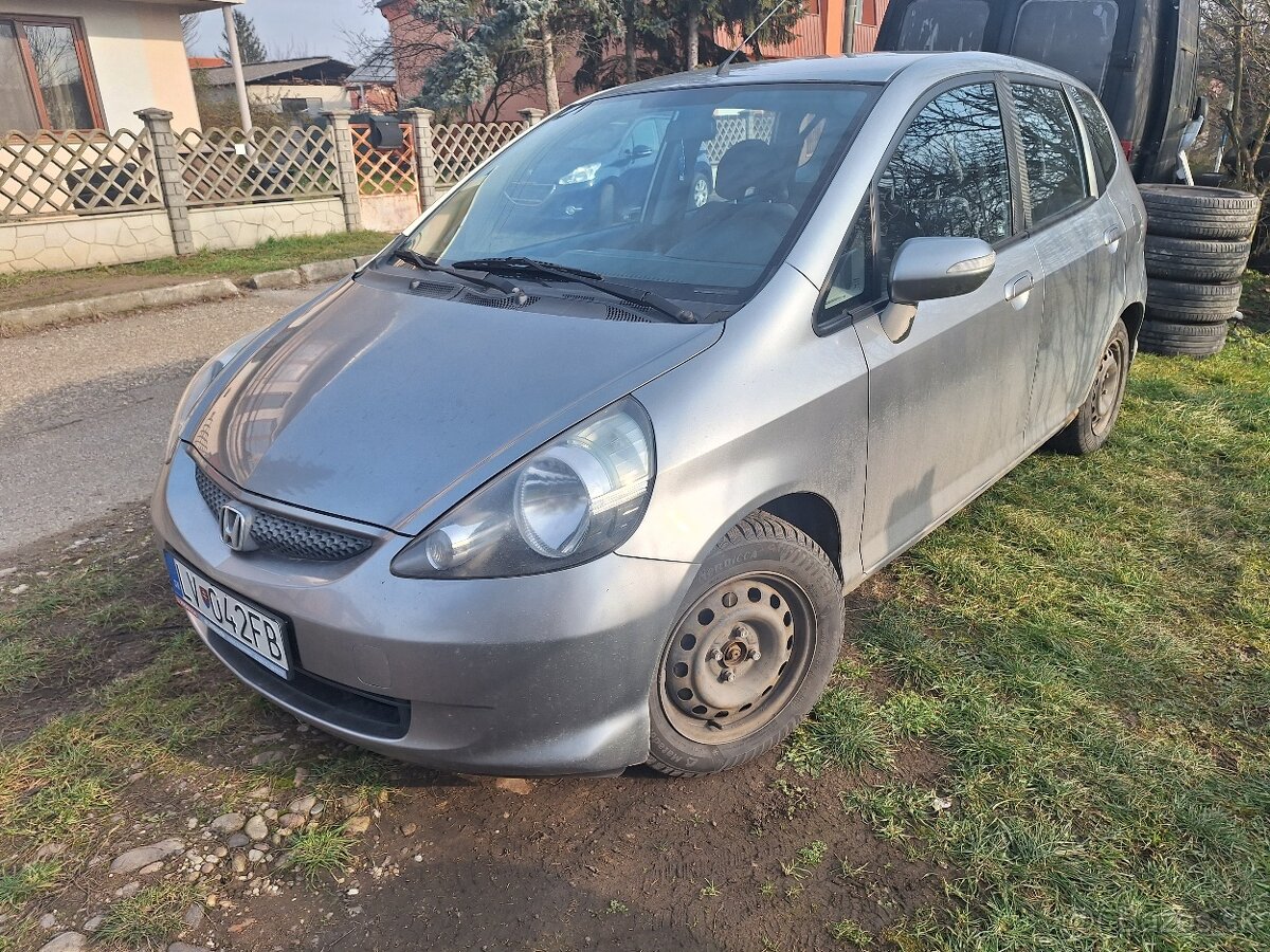 HONDA JAZZ 1,4 BENZÍN