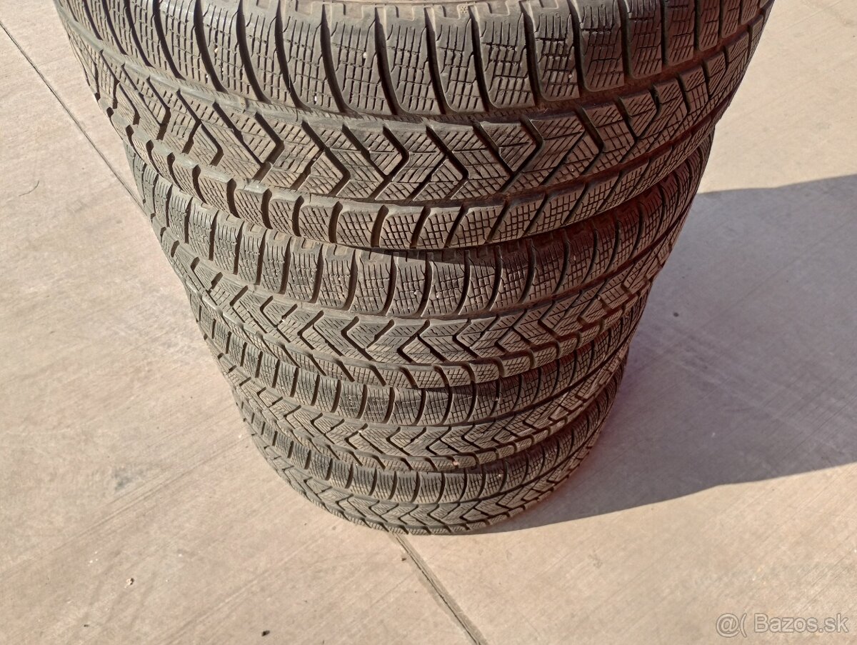 Predam 4ks pneu 235/65/r17 zimne 108H Pirelli