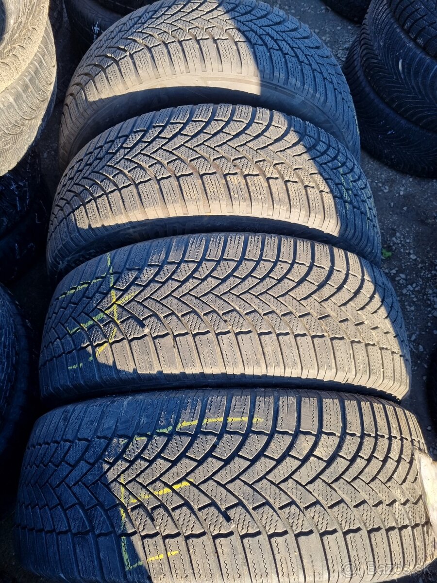 235/55R19