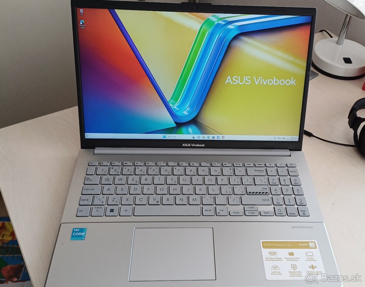 Asus Vivobook E1504G takmer nový, záruka