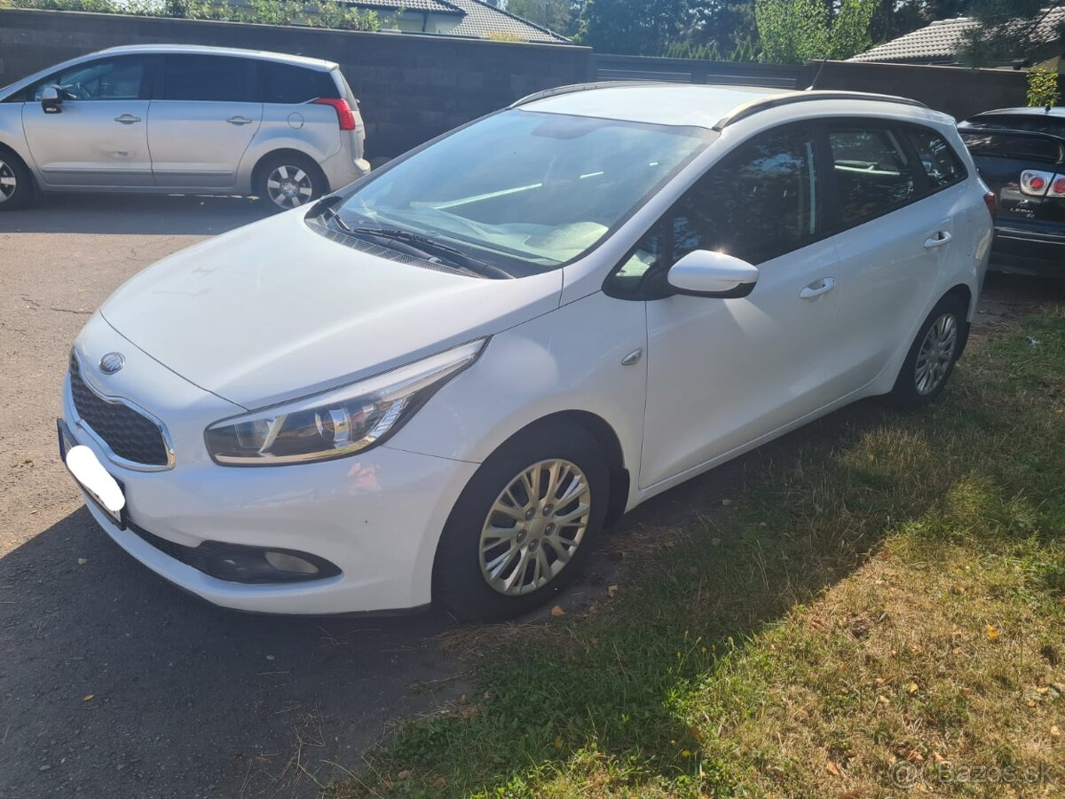 Kia Ceed SW combi 1.6 benzin rok 2013