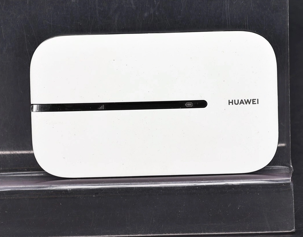 WiFi router Huawei E5576 biely