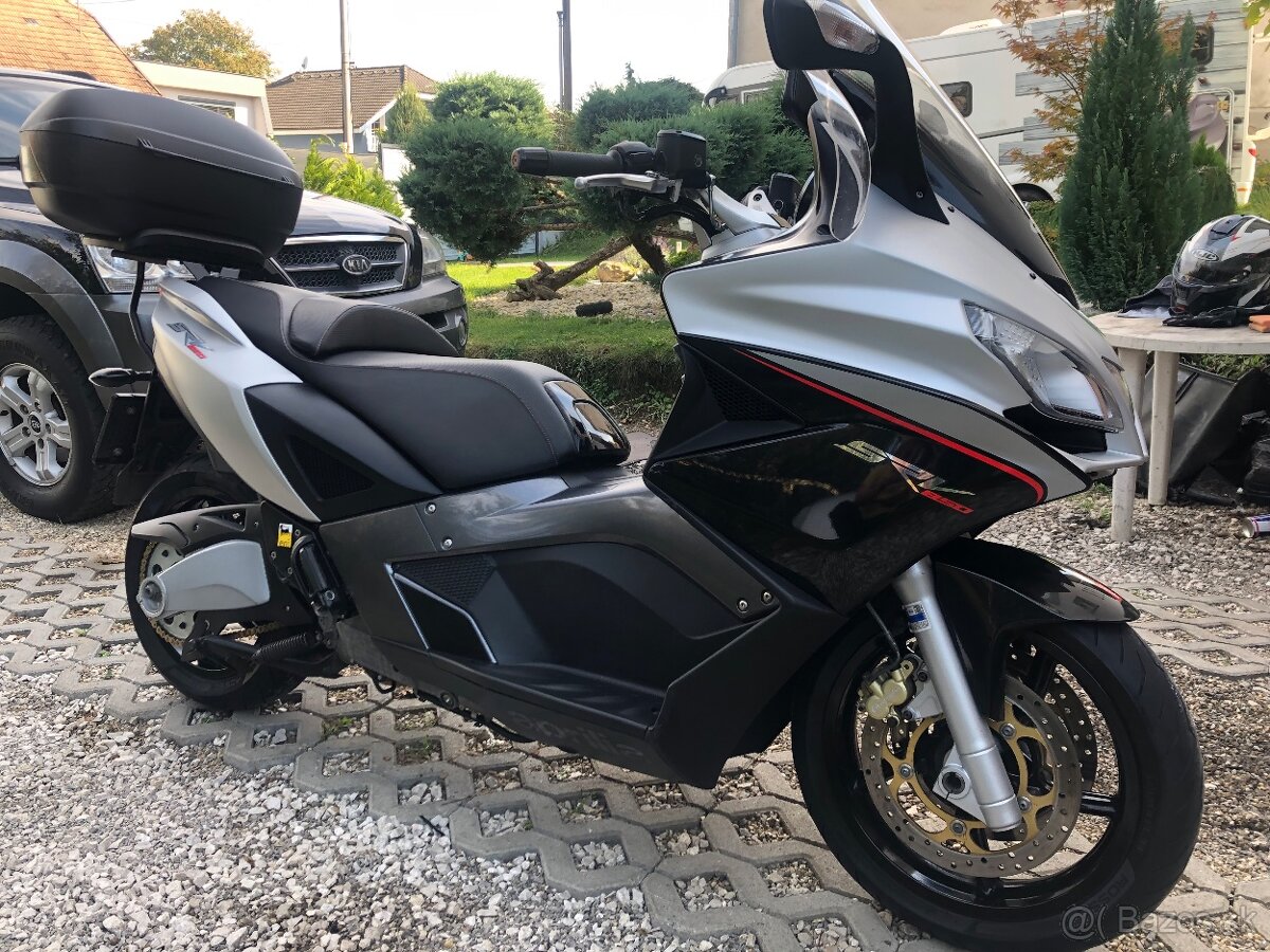 Aprilia SRV 850 2015