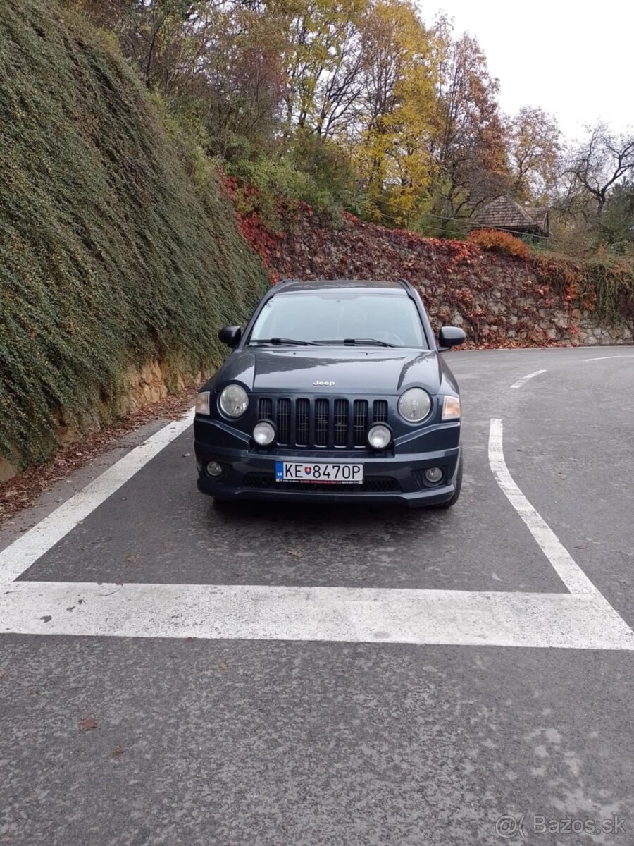 Jeep Compass 2359cm3  125kw benzín + LPG legálne