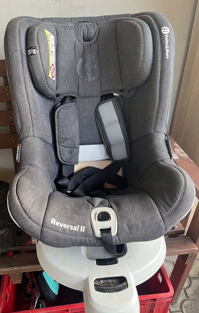 PETITE&MARS Autosedačka Reversal II Isofix Grey (0-18 kg)