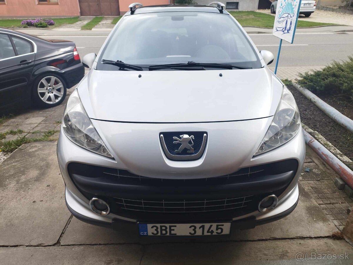 Peugeot 207 SW OUTDOOR 1.6 HDI PANORAMA