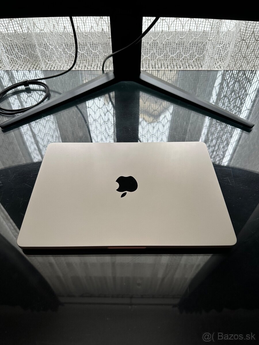 MacBook Air 13" M2 Zlatý | 16 GB | 512 GB