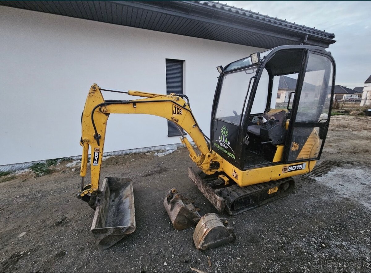 JCB MINIBAGER 8015